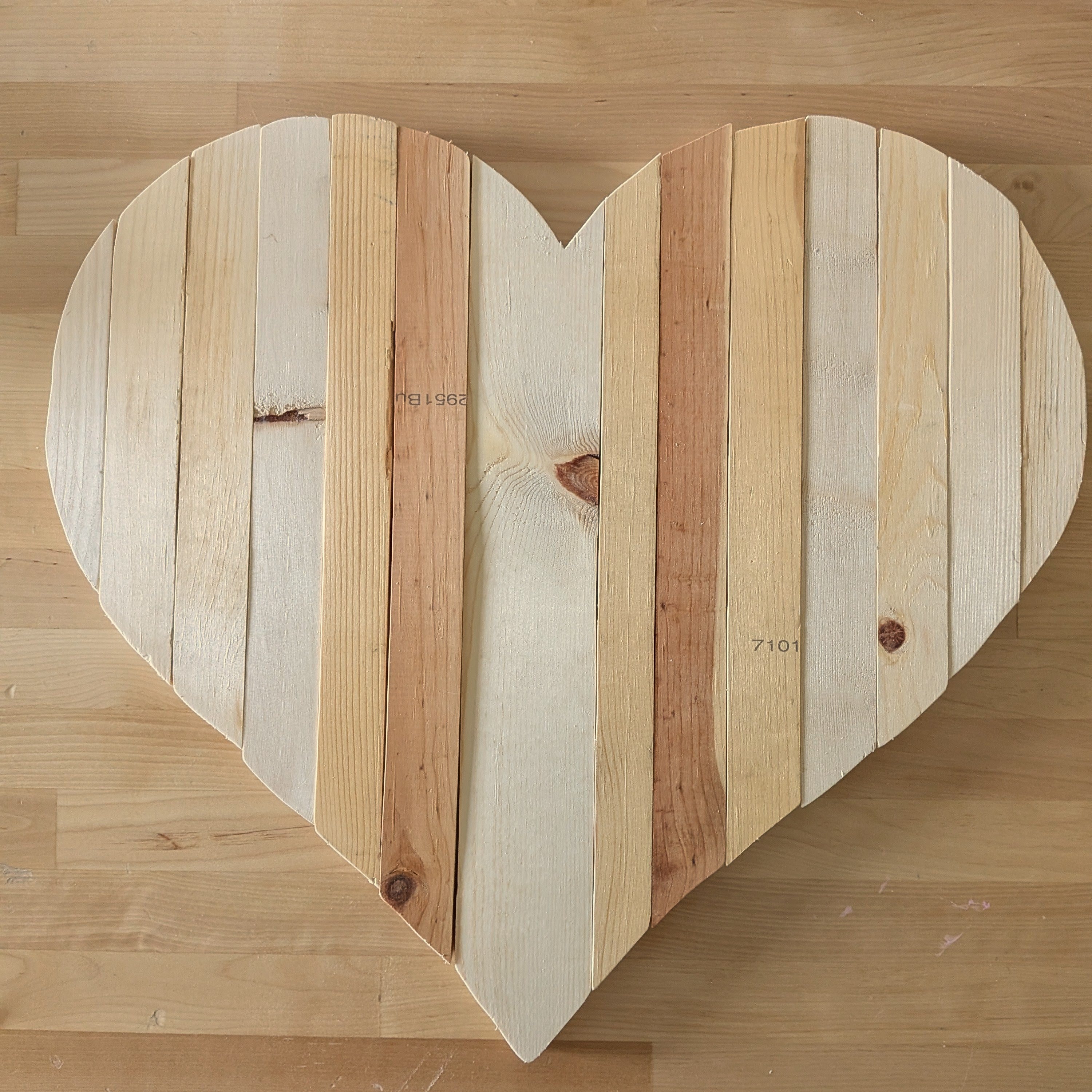 Pallet Wood Heart | Rustic Valentine & Everyday Love Décor